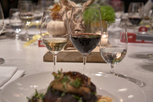 ossobuco dish ready to eat - steak plate gourmet beef imagens e fotografias de stock