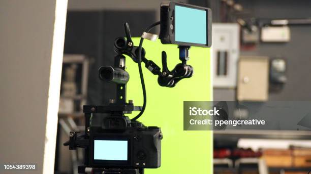 Aanpassing zegen Extreme armoede Behind The Vdo Camera In Studio Production That Shooting Or Filming Green  Screen Background Stock Photo - Download Image Now - iStock