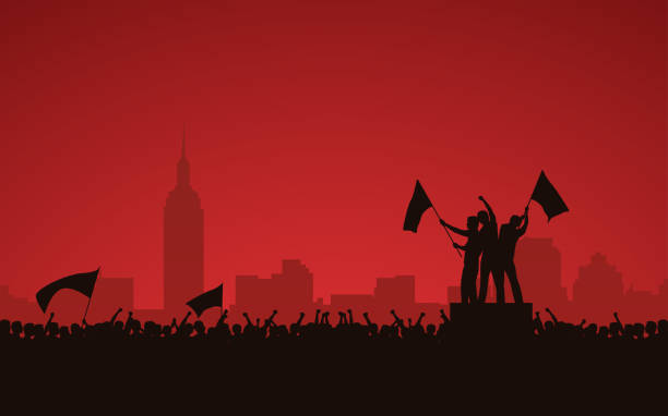 silhouette-gruppe von menschen aufgewachsen faust und fahnen protest in stadt mit roter farbe himmelshintergrund - demonstrant stock-grafiken, -clipart, -cartoons und -symbole