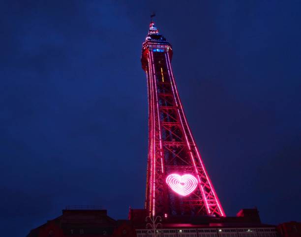 블랙 풀 탑 빛에 - blackpool tower 뉴스 사진 이미지