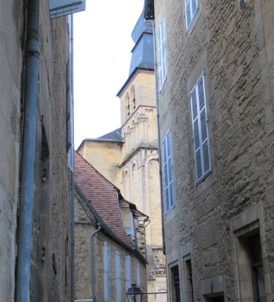 istock Street in Sarlat 1054439630