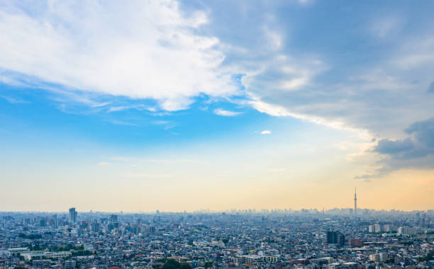 vista aérea da paisagem urbana moderna. - tokyo prefecture skyline japan panoramic - fotografias e filmes do acervo