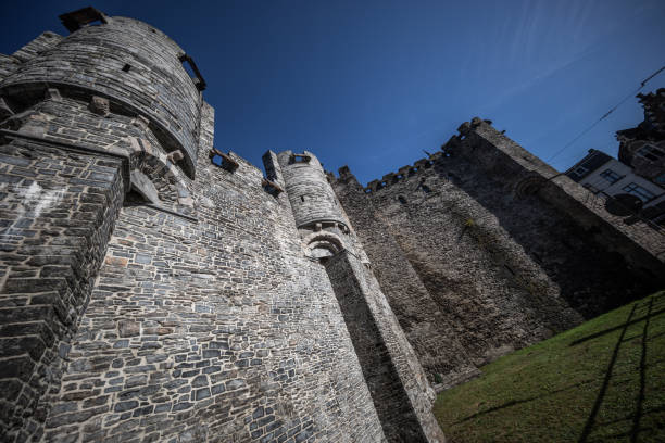 gravensteen - castle of the counts - gent, belgium - castle gravensteen imagens e fotografias de stock