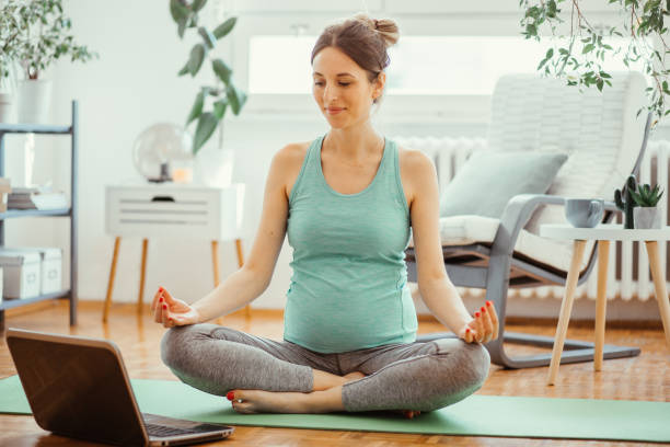 istock Healthy pregnant woman 1054615028
