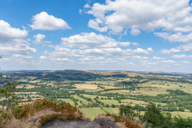 istock English Countryside Summer 1054741308