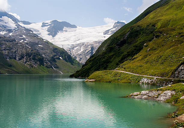 Grande lago de Montanha green - fotografia de stock