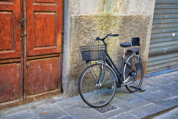istock Florence streets near landmark bridge Ponte Vecchio 1054851710
