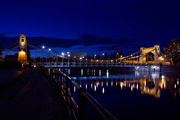 wrocław przez noc (most grunwaldzki) - wroclaw traffic night flowing zdjęcia i obrazy z banku zdjęć