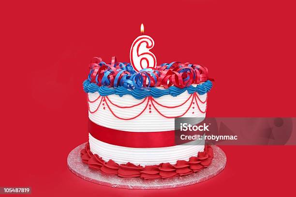 6 Th Kuchen Stockfoto und mehr Bilder von Geburtstagstorte - Geburtstagstorte, Zahl 6, Band