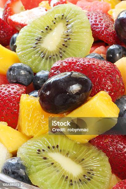 Salada De Frutas - Fotografias de stock e mais imagens de Alimentação Saudável - Alimentação Saudável, Ananás, Casca de fruta