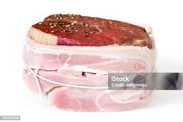 Photo libre de droit de Bœuf Avec Bacon banque d'images et plus d'images libres de droit de Aliment - Aliment, Aliment cru, Aliment préparé en filet