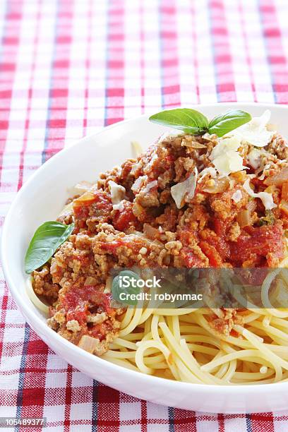 Spaghetti Bolognese Stockfoto und mehr Bilder von Basilikum - Basilikum, Bolognese-Sauce, Farbbild