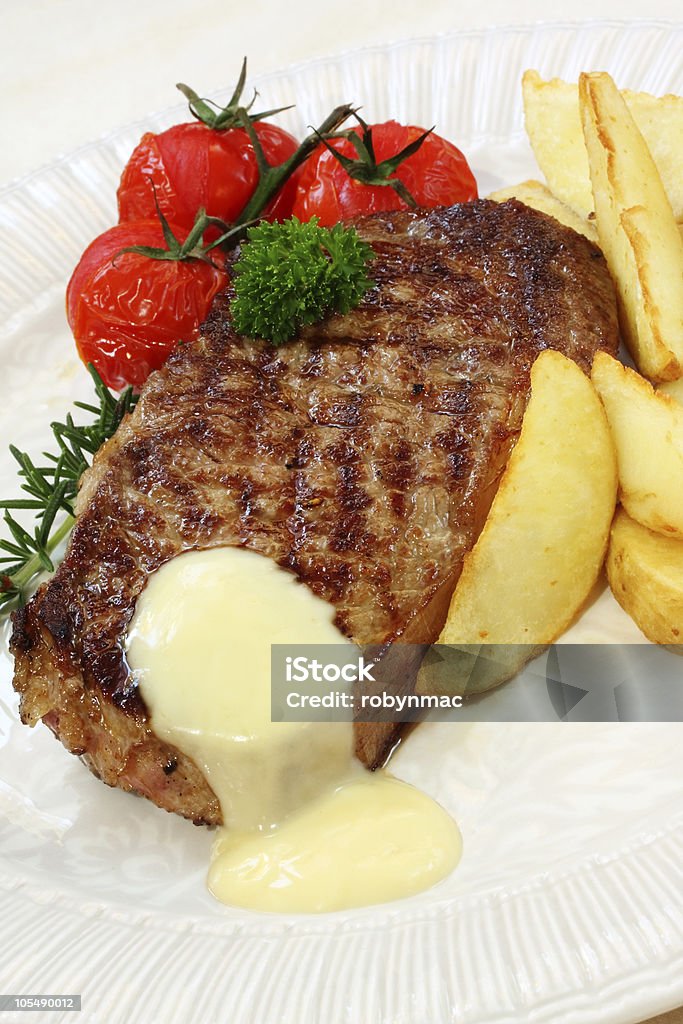 Bistecs de carne de res - Foto de stock de Salsa bearnesa libre de derechos