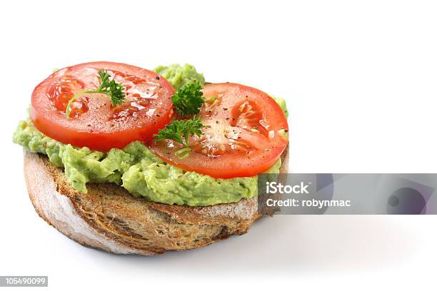 Awokado I Pomidorów Na Żyto Bułka Przypiekana - zdjęcia stockowe i więcej obrazów Tost - Tost, Awokado, Opiekane jedzenie