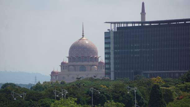 istock Putra Mosque in Putrajaya 1054980648
