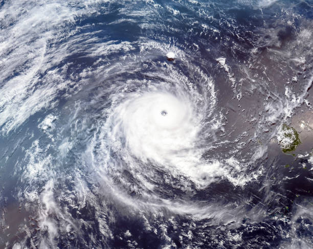 熱帯サイクロンのウィルマ。衛星ビュー。nasa から提供されたこのイメージの要素です。 - storm cloud tornado thunderstorm storm ストックフォトと画像