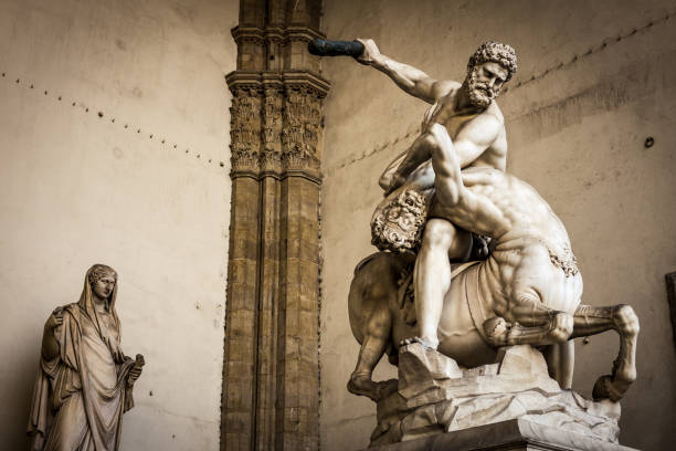 hercule et le centaure nessus, loggia dei lanzi, florence - florence italy ancient past architecture photos et images de collection