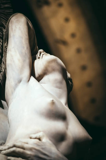 detalle de la escultura de la violación de polyxena piazza della signoria. florencia - statue women sculpture italian culture fotografías e imágenes de stock