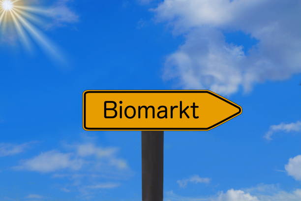 istock A sign indicates an organic market 1055087478