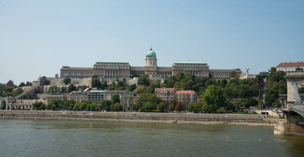 el castillo de buda - budapest - hungría - fort budapest medieval royal palace of buda fotografías e imágenes de stock