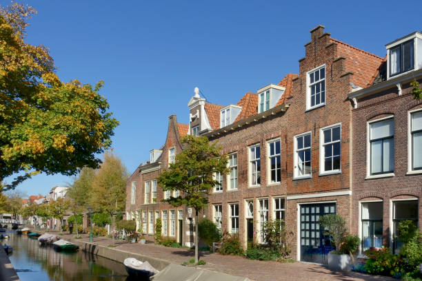 istock Houses on Doelengracht in Leiden 1055124534