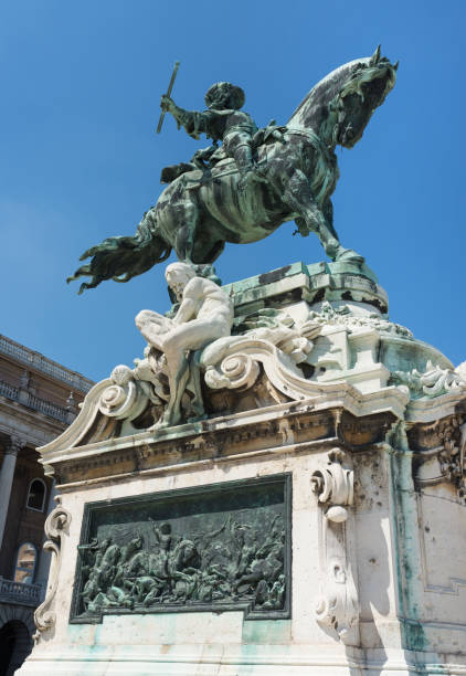 estatua de eugenio de saboya, el castillo de buda - budapest - hungría - fort budapest medieval royal palace of buda fotografías e imágenes de stock