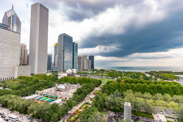 istock Chigaco city view from a rooftop biulding 1055138096