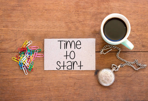 istock Time to Start on small paper 1055161324