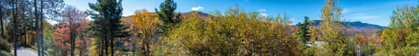 vista panorámica de una escena de otoño - adirondack mountains fotografías e imágenes de stock