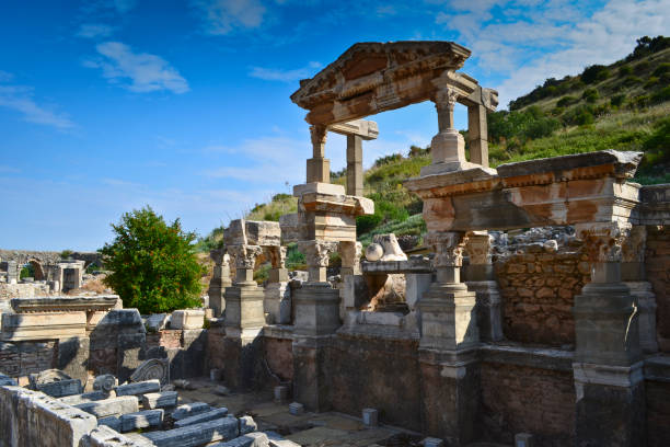 руины древнегреческого города эфес, турция - ephesus greek culture temple greece стоковые фото и изображения