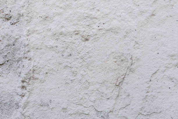 istock Wall fragment with attritions and cracks 1055209440