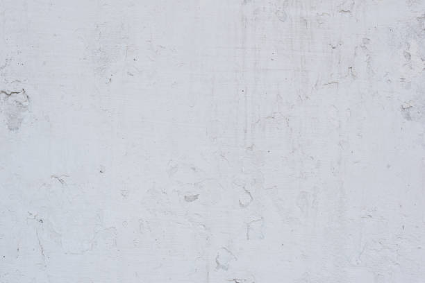 istock Wall fragment with attritions and cracks 1055209640
