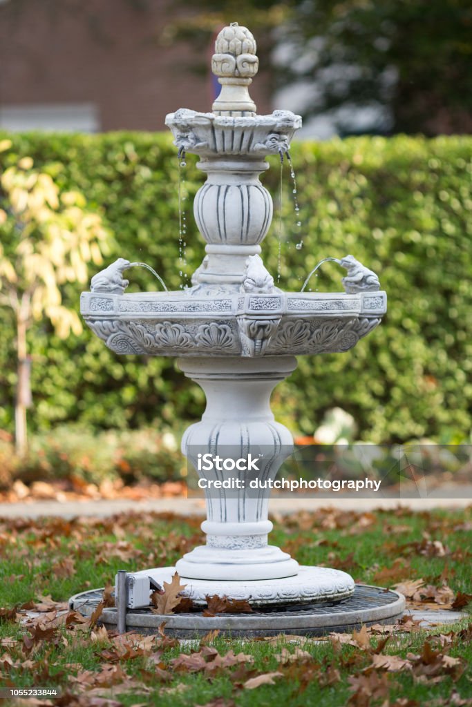 Fontein In Tuin Stock Photo - Download Image Now Fountain, Nature, - iStock