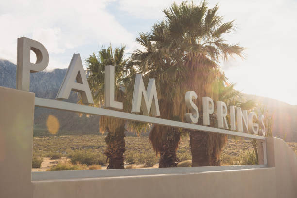 istock Welcome to Palm Springs 1055264878