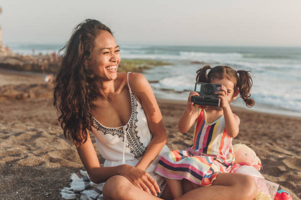 istock Mother and daughter on vacation 1055295384