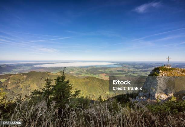 Hochfelln Bergstation Mit Chiemsee In Bayern Deutschland Stockfoto und mehr Bilder von Alpen