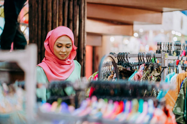 istock Woman shopping at the bazaar 1055435162