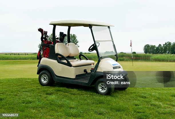 Carro De Golfe - Fotografias de stock e mais imagens de Carrinho de Golfe - Carrinho de Golfe, Golfe, Campo de Golfe