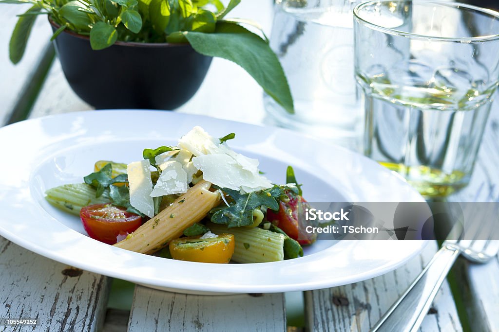 Salada de macarrão - Foto de stock de Alface royalty-free
