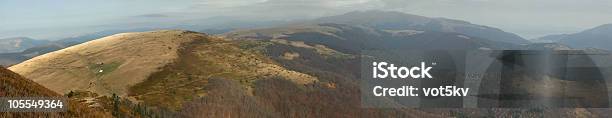 Montanhas Panorâmica - Fotografias de stock e mais imagens de Ao Ar Livre - Ao Ar Livre, Beleza natural, Cadeia de Montanhas