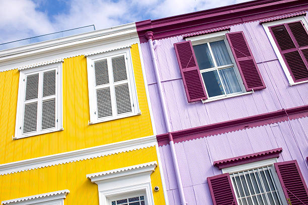 istock valparaiso houses 105549427