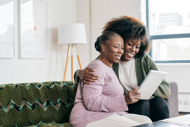 istock Talking to family online 1055505970