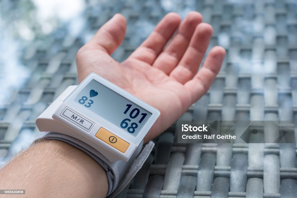 Blood pressure monitor indicates low blood pressure health Blood Pressure Gauge Stock Photo