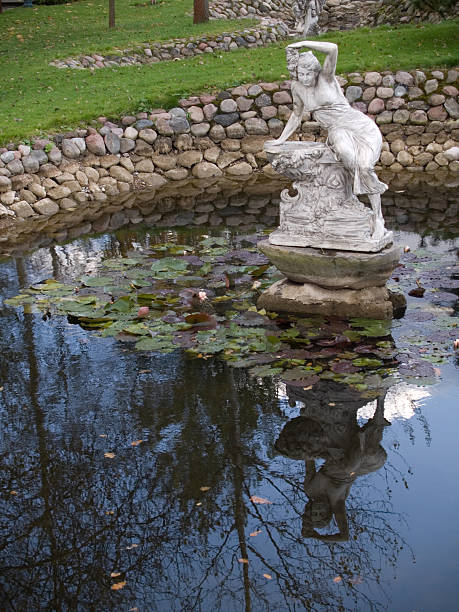 istock Statue in the Fountain 105553129