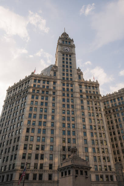 chicago - american flag architectural feature architecture chicago - fotografias e filmes do acervo