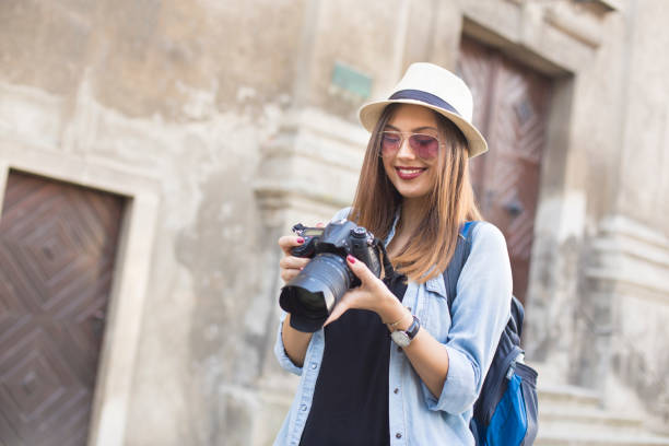 istock Travel photographer 1055587916