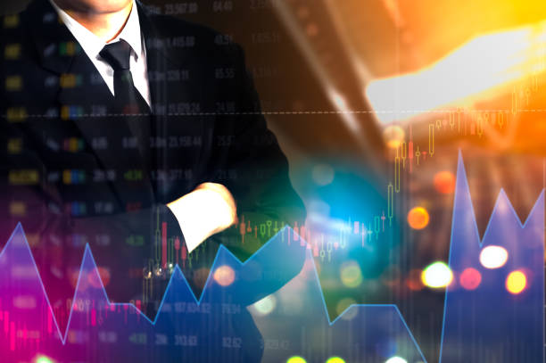 showing the Trading graph over the Abstract blurred photo, Business graph and trade monitor of Investment Futures market, app interface is to trade stocks, currencies. stock broker tool. que muestra el gráfico de comercio sobre la foto borrosa resumen, business monitor gráfico y el comercio del mercado de futuros de la inversión, interfaz de la aplicación debe operar con acciones, monedas. herramienta de corredor de bolsa.
