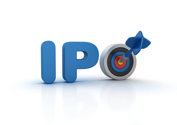 istock IPO 3D Word with Target and Dart - 3D Rendering 1055601702