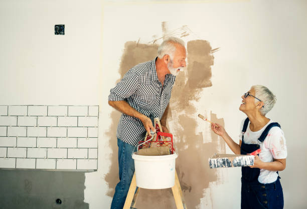 istock Couple remodeling their home 1055899976
