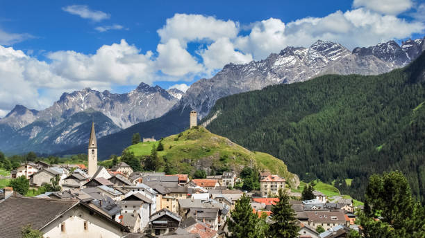 istock Looking at the village of Ardez (Graubunden, Switzerland) 1055937782